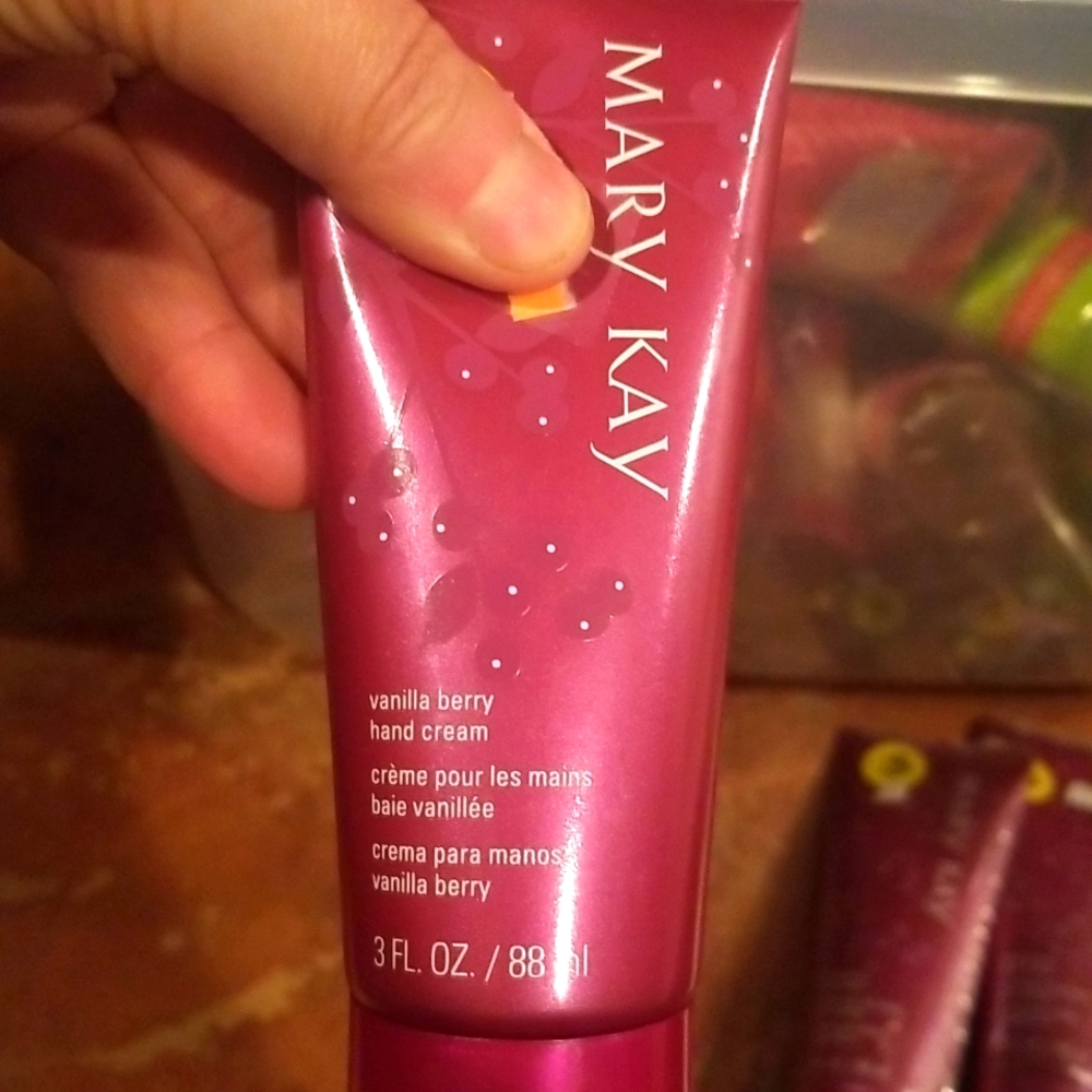 Mary kay vanilla berry hand cream